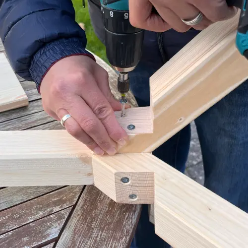 Fuß C am Standfuß festschrauben