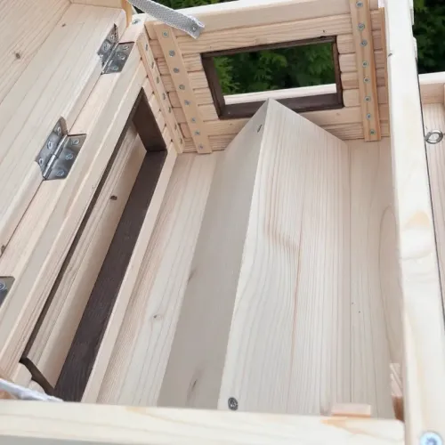 vogelhaeuser-mit-futtersilo-winter