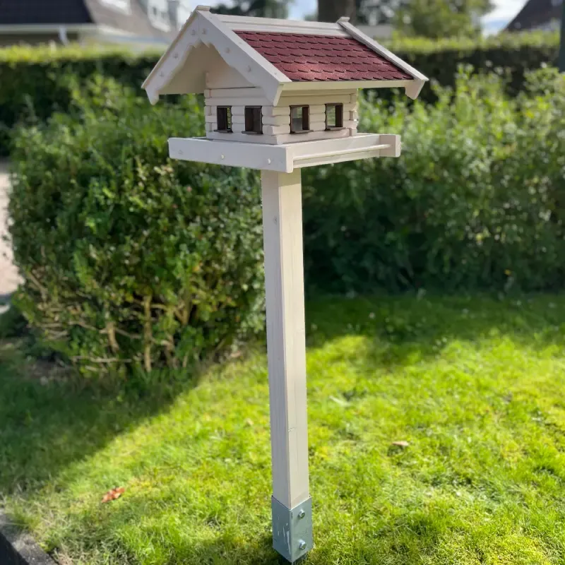 futterhaus-maxi-auf-staender-mit-einschlaghuelse futterhaus-maxi-auf-staender-mit-einschlaghuelse