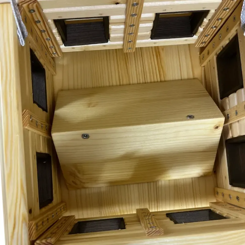 futterhaus-maxi-mit-rieselhilfe futterhaus-maxi-mit-rieselhilfe