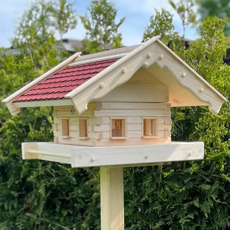 futterhaus-maxi-mit-roten-bitumenschindeln-und-rieselhilfe futterhaus-maxi-mit-roten-bitumenschindeln-und-rieselhilfe
