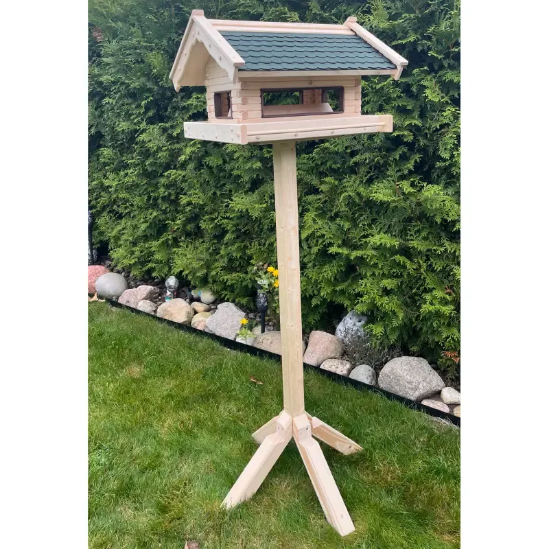 vogelfutterhaus-mit-staender-fuettern