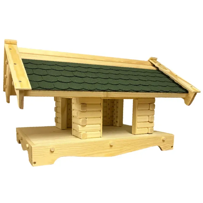 vogelhaus-hansi-mit-gruenen-bitumenschindeln-und-boden-mit-geschwungenem-rand