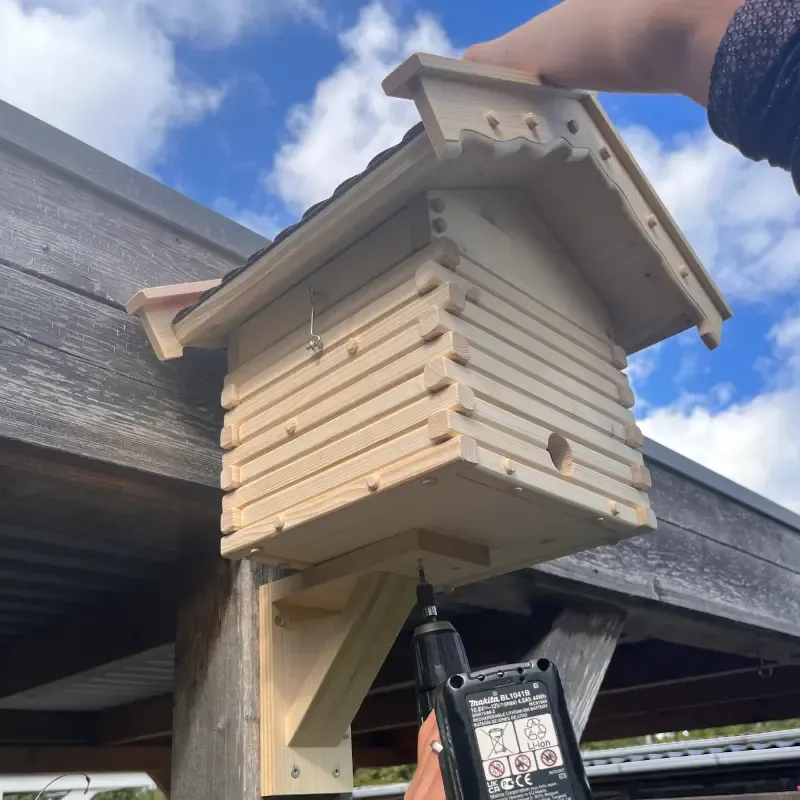 vogelhaus-mit-natürlicher-leinöl-imprägnierung-als-nässeschutz-und-holzpflege vogelhaus-mit-natürlicher-leinöl-imprägnierung-als-nässeschutz-und-holzpflege