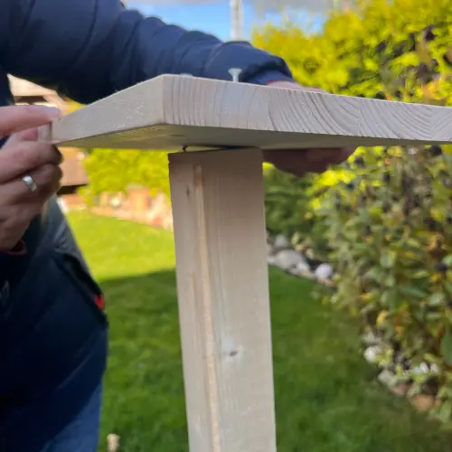 Zwischenplatte auf Standfuß ausrichten